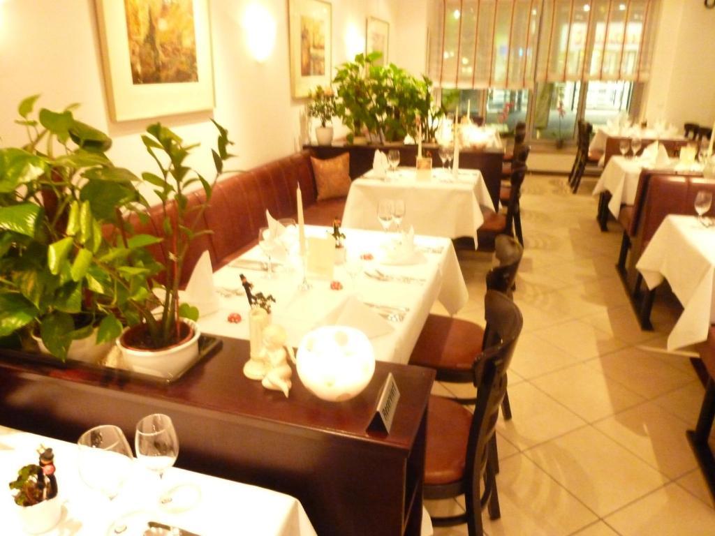 Hotel & Restaurant "Zur Rose" Uberlingen Ngoại thất bức ảnh